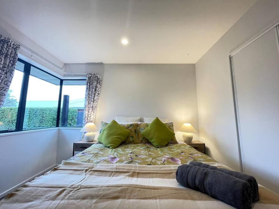 Spacious 4 Bed Family Home Christchurch Eksteriør bilde