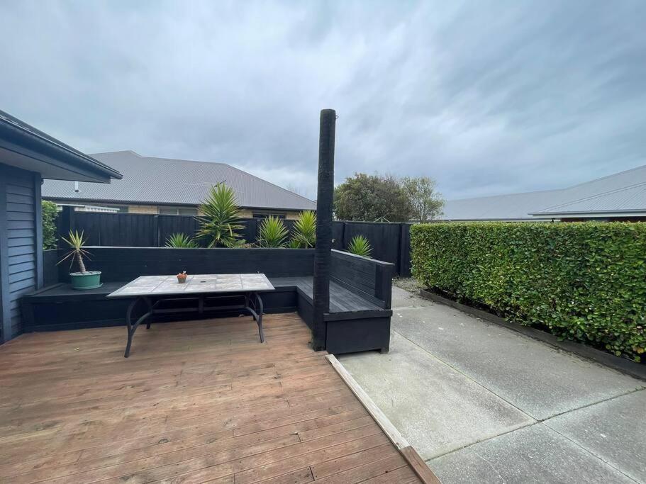 Spacious 4 Bed Family Home Christchurch Eksteriør bilde