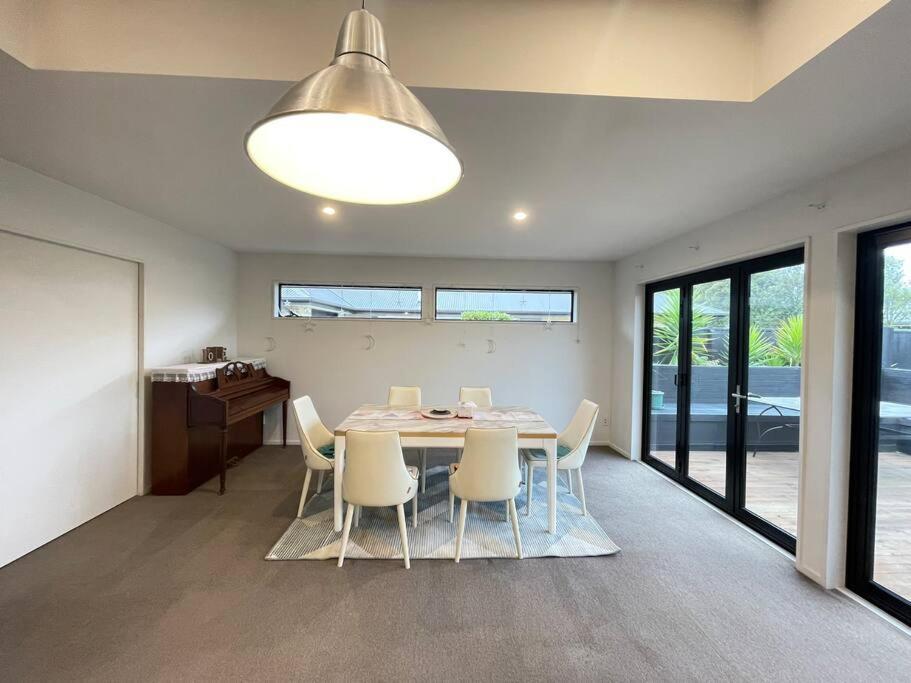 Spacious 4 Bed Family Home Christchurch Eksteriør bilde