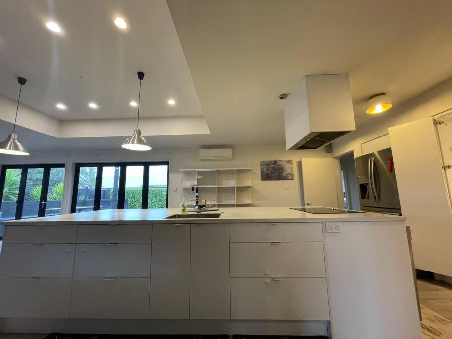 Spacious 4 Bed Family Home Christchurch Eksteriør bilde