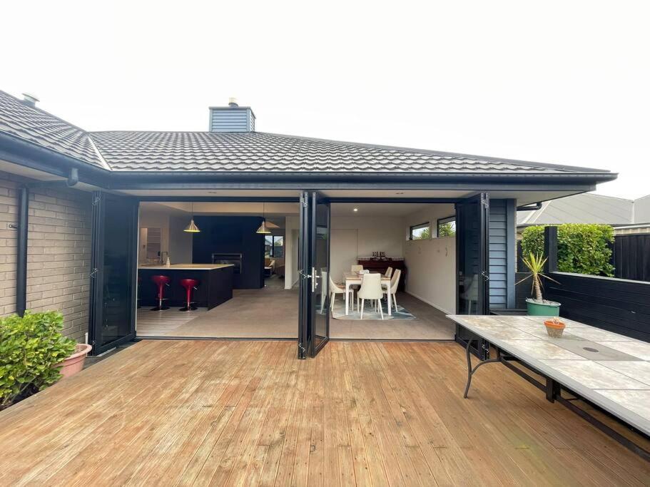 Spacious 4 Bed Family Home Christchurch Eksteriør bilde