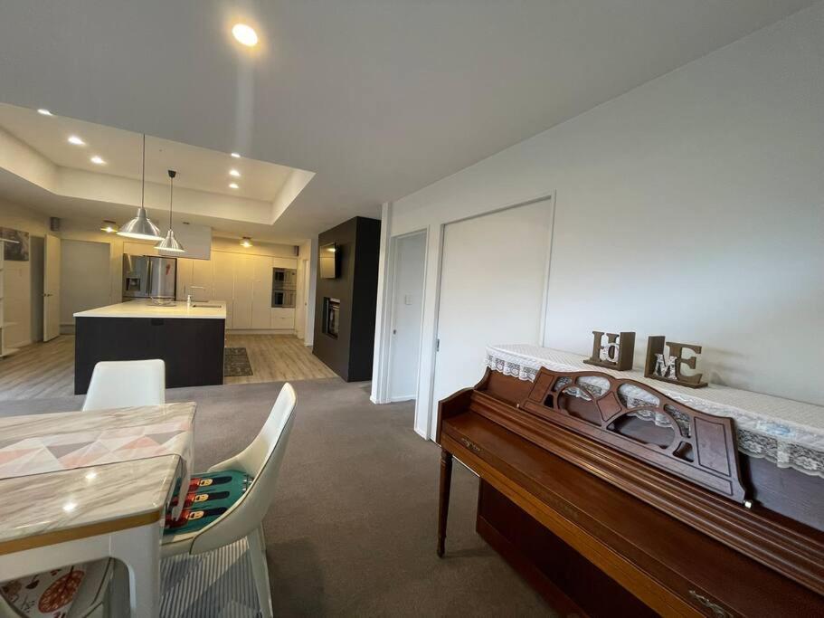 Spacious 4 Bed Family Home Christchurch Eksteriør bilde